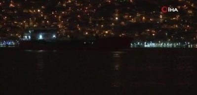 Rusya&rsquo;dan gelen tonlarca ay&ccedil;i&ccedil;eği yağı y&uuml;kl&uuml; gemi İstanbul Boğazı&rsquo;na ulaştı