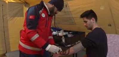 Ukrayna'da evlenen T&uuml;rk, eşiyle T&uuml;rkiye'ye d&ouml;necek olmanın mutluluğunu yaşıyor