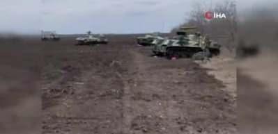 Ukrayna'dan Harkov&rsquo;da Rus tankları ve zırhlı ara&ccedil;larına ağır darbe