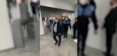 CHP'li Bakırk&ouml;y Belediyesi'nin zabıta ekipleri fuar alanını bastı