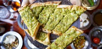 En kolay şekerli b&ouml;rek nasıl yapılır? Şekerli peynirli b&ouml;rek tarifi