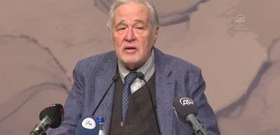 İlber Ortaylı'dan İzmir'e tepki: Sa&ccedil;ma sapan binalar dikmezseniz...