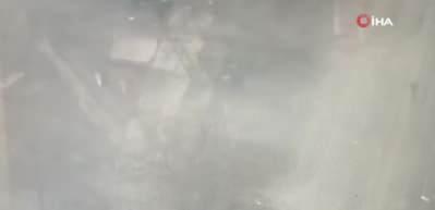 Rus tankı yolda y&uuml;r&uuml;yen sivili top atışıyla vurdu