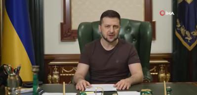 Zelenskiy: Bazı partilerin faaliyetinin askıya alınmasına karar verildi!