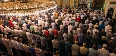 Kadınlar bayram namazı kılar mı? Bayram namazı nasıl kılınır? İlahiyat&ccedil;ı Yazar Adnan Şensoy anlatıyor