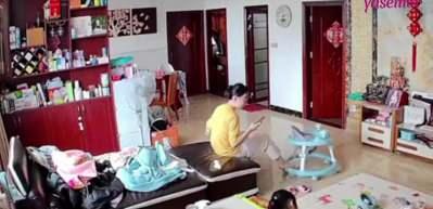 Kucağındaki bebeği unuttu! Odada aramaya koyuldu