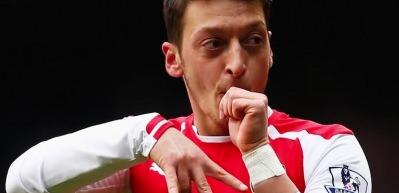 Mesut &Ouml;zil gemileri yaktı! Yeni rotası...