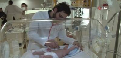 Mucize bebek! Bir kilo 300 gram doğan kalp hastası bebek hayata tutundu