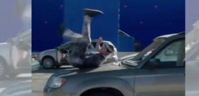 &Ouml;r&uuml;mcek Adam'ın kamera arkası g&ouml;r&uuml;nt&uuml;leri nefes kesti!