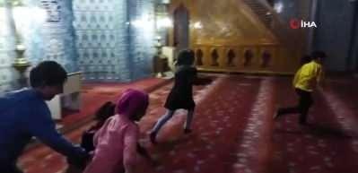 Rize'de cami imamının örnek davranışı en çok çocukları mutlu ediyor