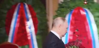 Putin g&uuml;nler sonra ortaya &ccedil;ıktı: Cenaze t&ouml;renine n&uuml;kleer &ccedil;antayla geldi