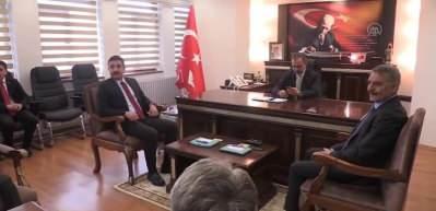 Gen&ccedil;lik ve Spor Bakanı Kasapoğlu, Tunceli'de gen&ccedil;lerle bir araya geldi
