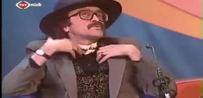 Merhum usta şarkıcı Cem Karaca'nın ders niteliğindeki 'M&uuml;sl&uuml;manım' a&ccedil;ıklaması