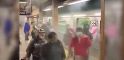 New York metrosunda saldırı: &Ccedil;ok sayıda kişi vuruldu