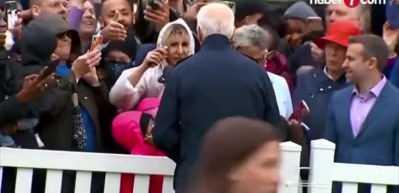 Paskalya tavşanı ABD Başkanı Biden'ı b&ouml;lgeden b&ouml;yle uzaklaştırdı!
