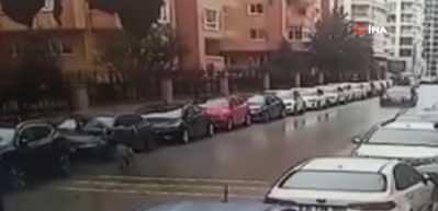 Maltepe'de pitbull dehşeti! Vatandaş canını otomobilin &uuml;zerine &ccedil;ıkarak kurtardı