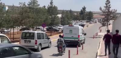 Sulama kanalına d&uuml;şen ara&ccedil;ta &ouml;len 3 kişinin cenazesi yakınlarına teslim edildi