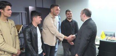 G&uuml;neş sistemini tartışıp g&uuml;ndem olmuşlardı! O &ouml;ğrenciler Azerbaycan yolcusu!