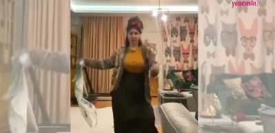 Komedyen Yasemin Sakallıoğlu, maske yasağı yerinde duramadı