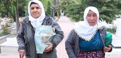 Babalarının kabrini 67 yıl sonra Konya Şehitliği'nde buldular