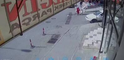 Esenler'de akıl almaz kaza: Ters y&ouml;ne girip 1'i bebek 3 kişiyi ezdi
