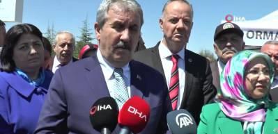 BBP lideri Mustafa Destici "Y&ouml;r&uuml;k festivali"nde vatandaşlarla buluştu