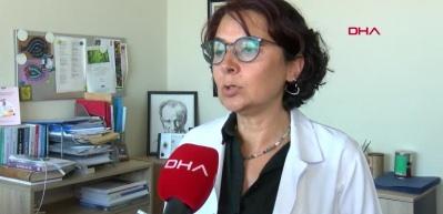 Bilim kurulu &uuml;yesinden dikkat &ccedil;eken a&ccedil;ıklama! Maymun &ccedil;i&ccedil;eğinde karantina s&uuml;resi ka&ccedil; g&uuml;n olacak?