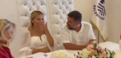 Ece Erken vefat eden eşi Şafak Mahmutyazıcıoğlu ile evlilik yıl d&ouml;n&uuml;mlerini kutladı!