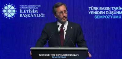 Fahrettin Altun'dan gazetecilere &ccedil;ağrı