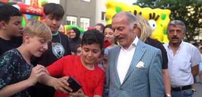 Bayrampaşa Belediyesi '&Ccedil;ocuk Şenliği'nde minikler doyasıya eğlendi