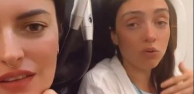Ezgi Mola ve Merve Dizdar'ın uçakta ayak kokusuyla imtihanı!