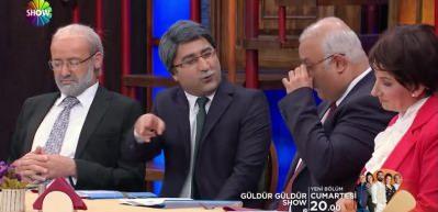 G&uuml;ld&uuml;r G&uuml;ld&uuml;r'den &ccedil;ok konuşulacak 6'lı masa skeci