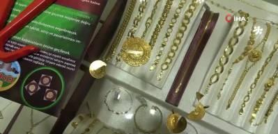 Başkan makası eline aldı d&uuml;ş&uuml;k ayarlı altınları doğradı