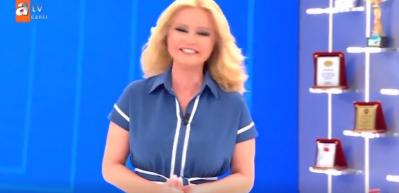 M&uuml;ge Anlı m&uuml;jdeli haberi canlı yayında verdi: Evleniyor!