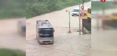 Bakanlar Soylu ve Karaismailoğlu sel b&ouml;lgelerinde