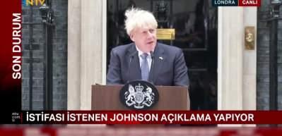 Boris Johnson kameralar &ouml;n&uuml;nde istifasını a&ccedil;ıkladı