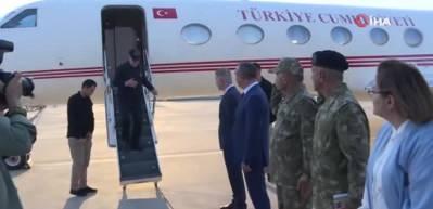 Bakan Akar ve TSK komuta kademesinden S&uuml;leyman Şah T&uuml;rbesi'ne ziyaret