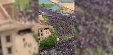 Sri Lanka'da protestocular devlet başkanlığı binasını bastı!