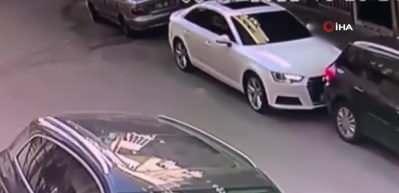 Sultangazi'de akılalmaz olay! L&uuml;ks aracı &ccedil;alan &ccedil;ocuklar ortalığı birbirine kattı...