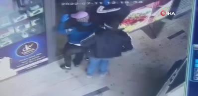 15 dakikada 700 bin TL&rsquo;lik soygun! Her şeyi &ccedil;aldılar