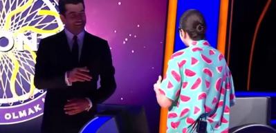 &lsquo;Kim Milyoner Olmak İster&rsquo;de yarışmacı koltukları karıştırdı! Kenan İmirzalıoğlu'nun tepkisi...
