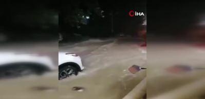 Rusya'da sel felaketi: 1 &ouml;l&uuml;, 50 ara&ccedil; sele kapıldı