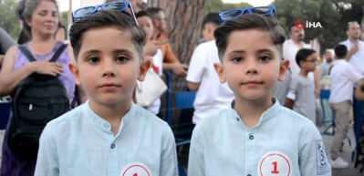 T&uuml;rkiye&rsquo;nin en benzer ikizleri belli oldu! Birbirine benzeyenler kazanıyor...