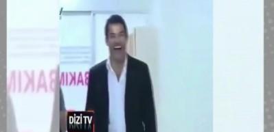 Ezel'in kamera arkası g&ouml;r&uuml;nt&uuml;leri ortaya &ccedil;ıktı! Kenan İmirzalıoğlu hi&ccedil; g&ouml;r&uuml;nd&uuml;ğ&uuml; gibi değilmiş