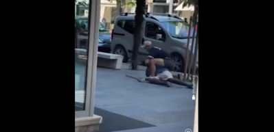 İtalya'da Nijeryalı seyyar satıcı sokak ortasında darbedilerek &ouml;ld&uuml;r&uuml;ld&uuml;