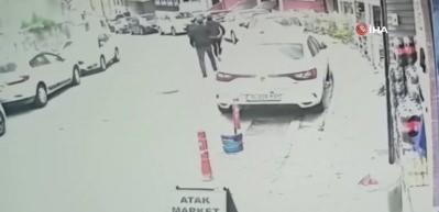 Markete sığınan baba ve &ccedil;ocuğunu vatandaşlar korudu!