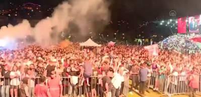 Şampiyon sezona kupayla başkadı!