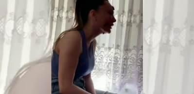 Umut Aky&uuml;rek'in g&uuml;zellik sırrı meğer s&uuml;l&uuml;km&uuml;ş! O anlar sosyal medyaya damga vurdu