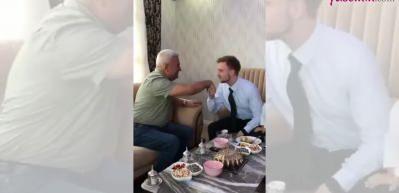 Yabancı damat ve kayınpederi arasındaki el &ouml;pme olayı sosyal medyayı salladı! 
