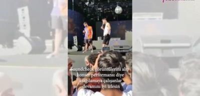 Burak Bulut ve Kurtuluş Kuş'un sahnedeki terlik şort kombinine tepki yağmıştı! Ger&ccedil;ek ortaya &ccedil;ıktı